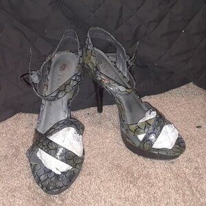 TWO LIPS STLETTO HEEL